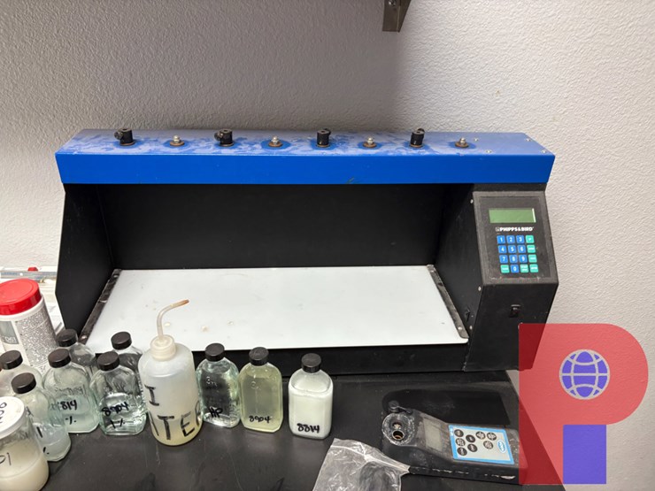 6’-x-2.5’-x-3’-work-table-w/-lab-equipment-image-2