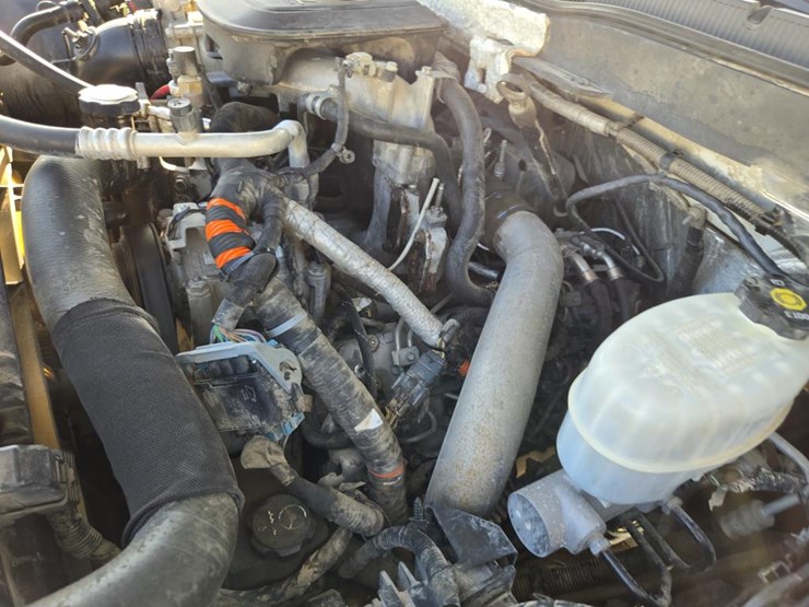 2015-chevrolet-3500-image-45