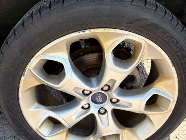 2013-ford-escape-titanium-image-12