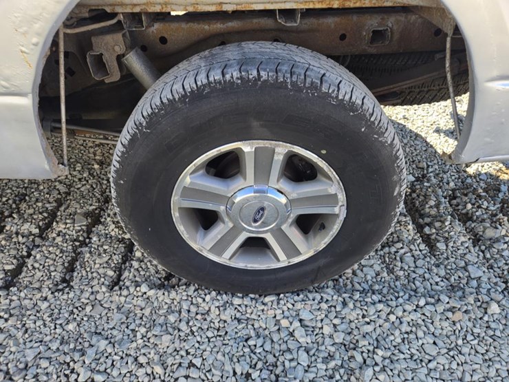 2010-ford-f150-image-52