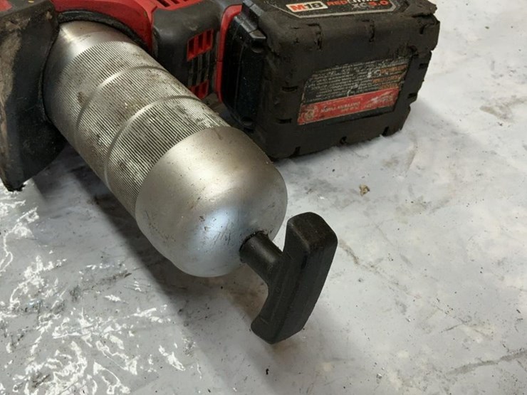 #113-•-milwaukee-grease-gun-image-14