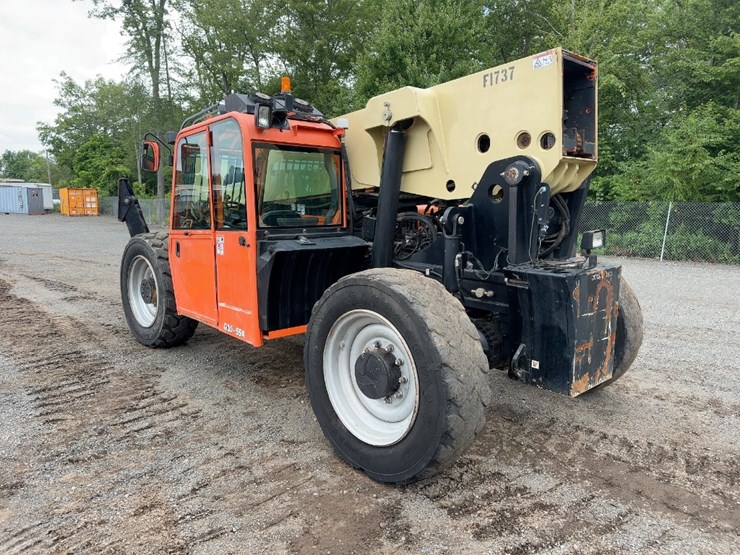 2012-jlg-g10-55a-image-3