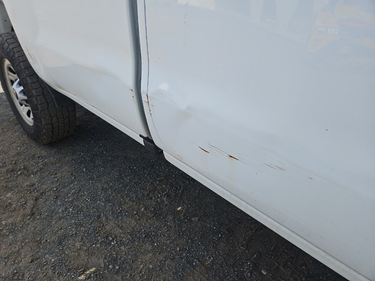 2017-chevrolet-3500hd-image-14