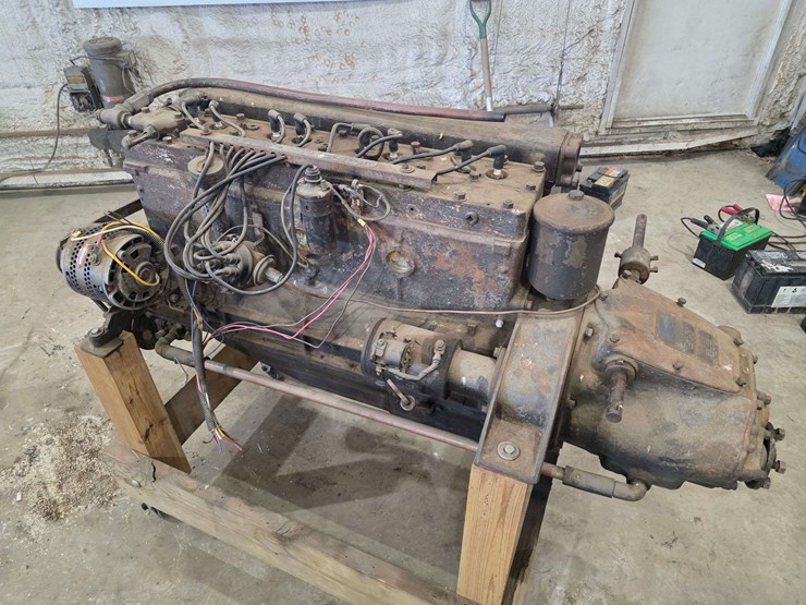 late-model-pontiac-inline-8-engine-converted-to-marine-use-by-kermath,-loose-and-in-excellent-condit-image-14