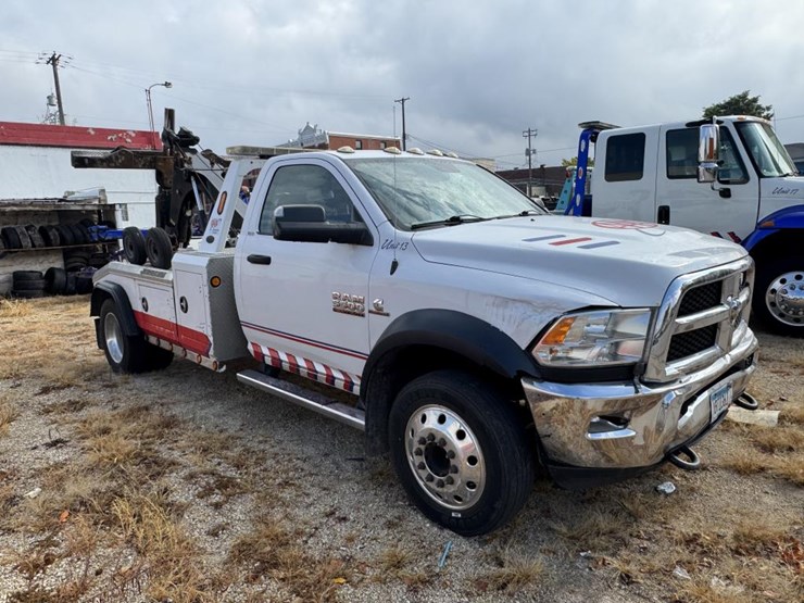 2017-ram-5500-slt-image-5
