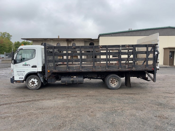 2014-mitsubishi-fuso-fe160-image-2