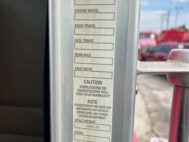 2001-kenworth-t800-image-13