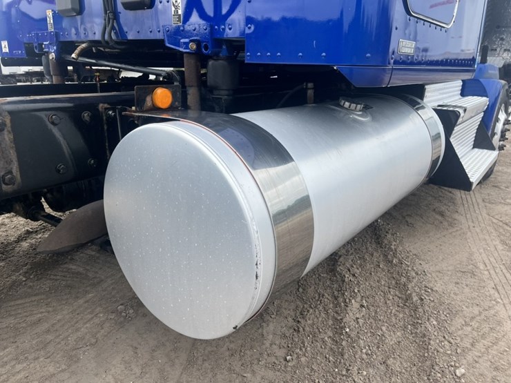 2020-kenworth-t680-image-104
