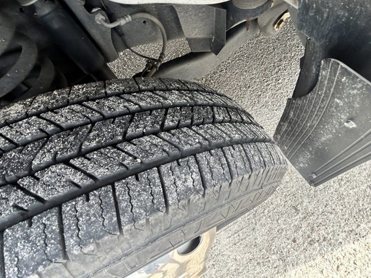 2021-ford-e450-image-82
