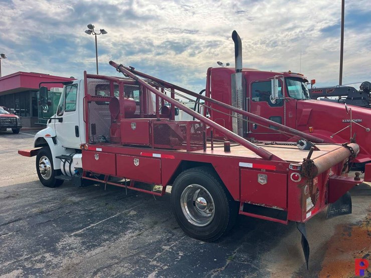 2016-international-durastar-4300-image-3