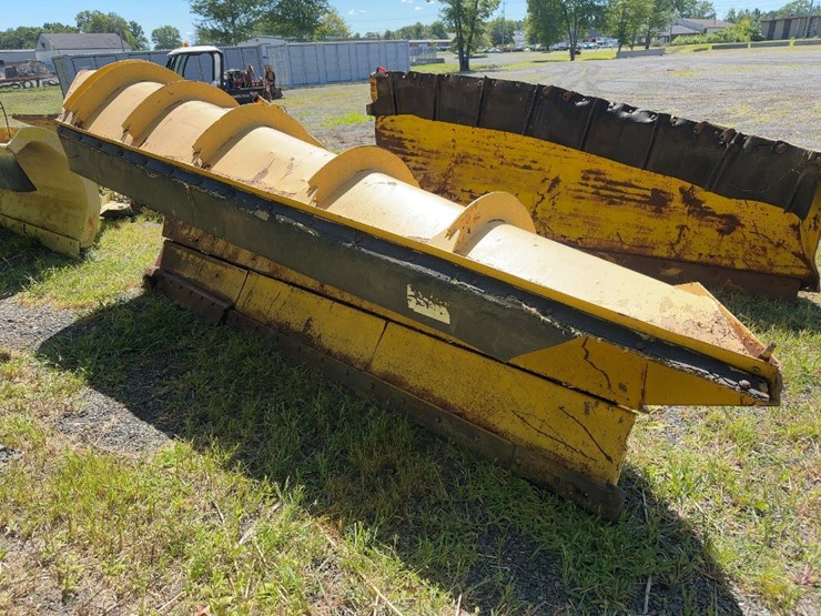 12'-snow-plow-with-boce-image-1