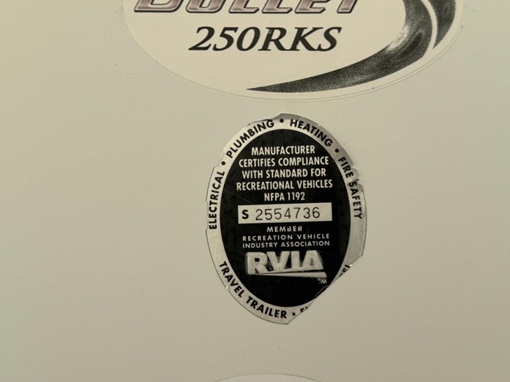 #2285-•-2010-keystone-bullet-250rks-camper-image-15