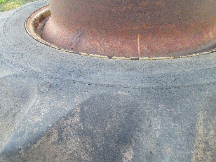 #29206-•-lot-of-(4)-18.4-38-tractor-tires-image-9