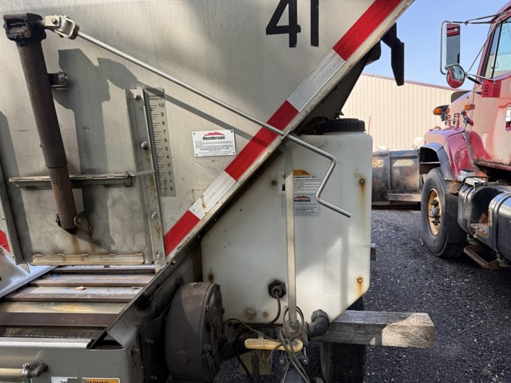 #1224-•-15’-v-box-stainless-steel-salt-spreader-image-19