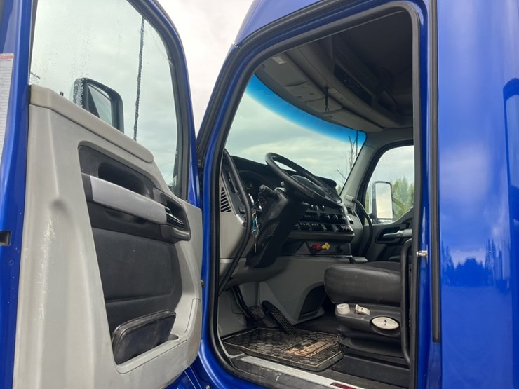 2020-kenworth-t680-image-112
