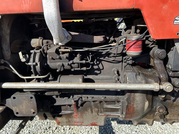 massey-ferguson-165-image-11
