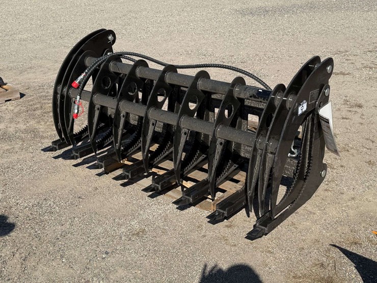 giyi-72”-root-grapple-bucket,-with-hoses-and-ends-image-1
