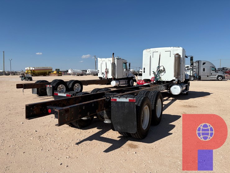 2006-freightliner-columbia-120-image-3