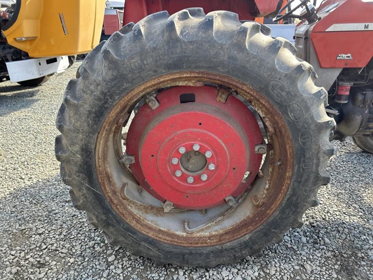 massey-ferguson-165-image-51