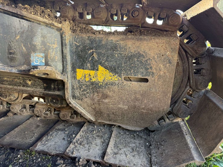 deere-225d-lc-image-37