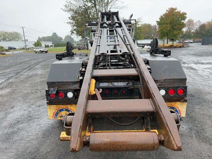 2003-mack-granite-cv713-image-23