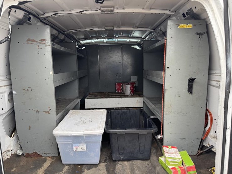 2011-ford-cargo-image-52