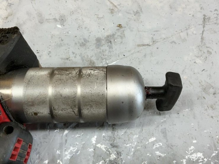 #113-•-milwaukee-grease-gun-image-10