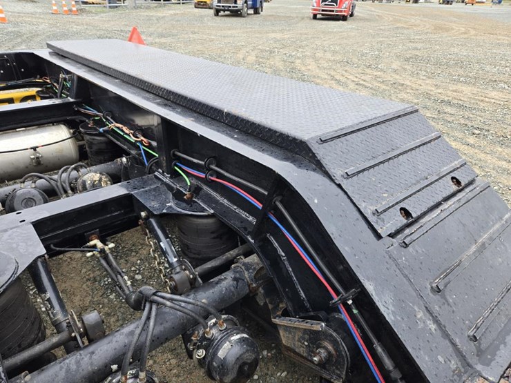 2024-globe-lowboy-image-39