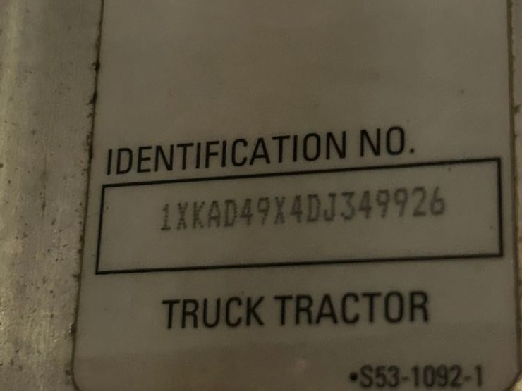 2013-kenworth-day-cab-truck-(pz13878,-unit-128)-image-11