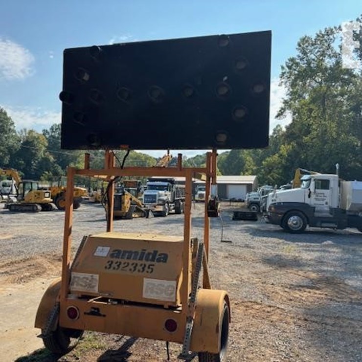 TEREX AMIDA ARROW BOARD