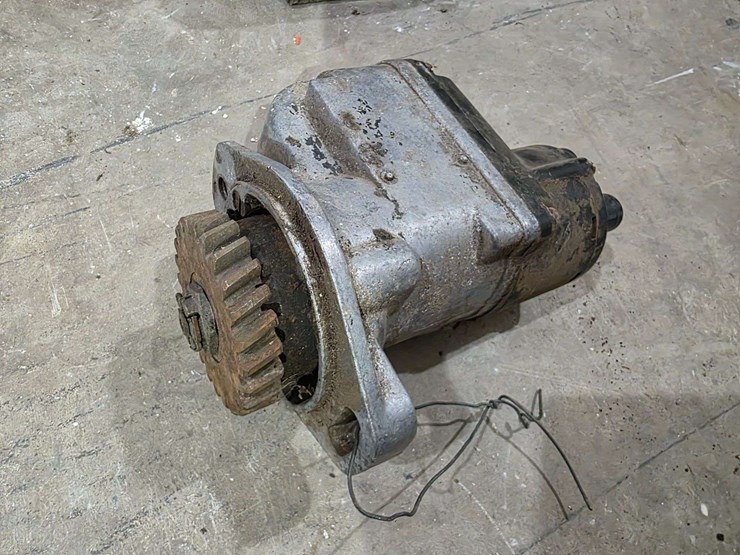 fiarbanks-morse-fm-4-cylinder-magneto,-turns-free,-good-in-pulse-per-seller-image-4