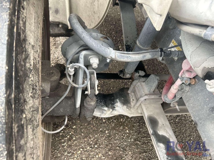 2019-freightliner-m2-106-8.5-cuyd-street-sweeper-truck-image-15