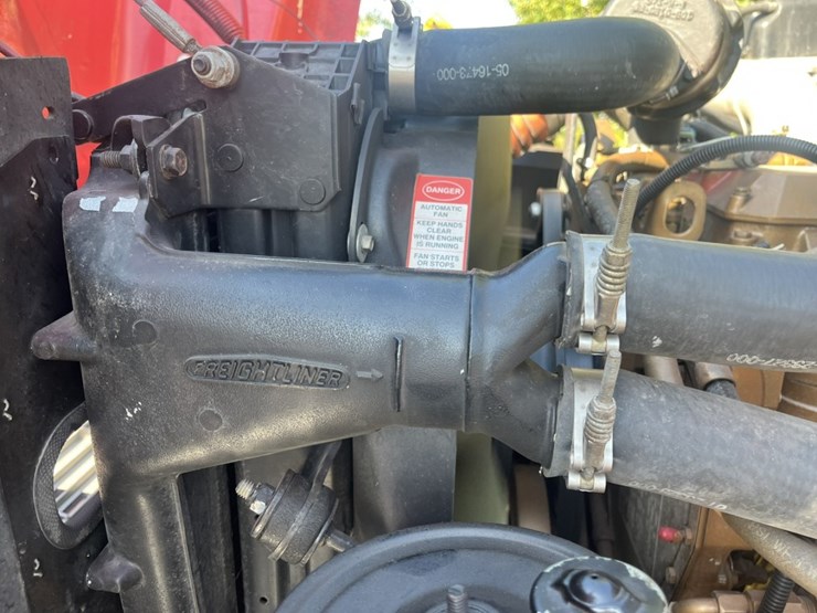 1996-freightliner-fl80-image-22