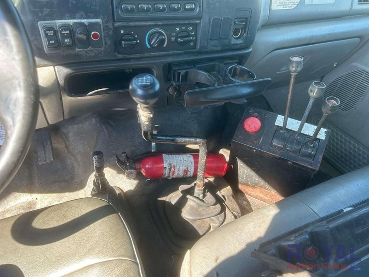 2005-ford-f650-image-14