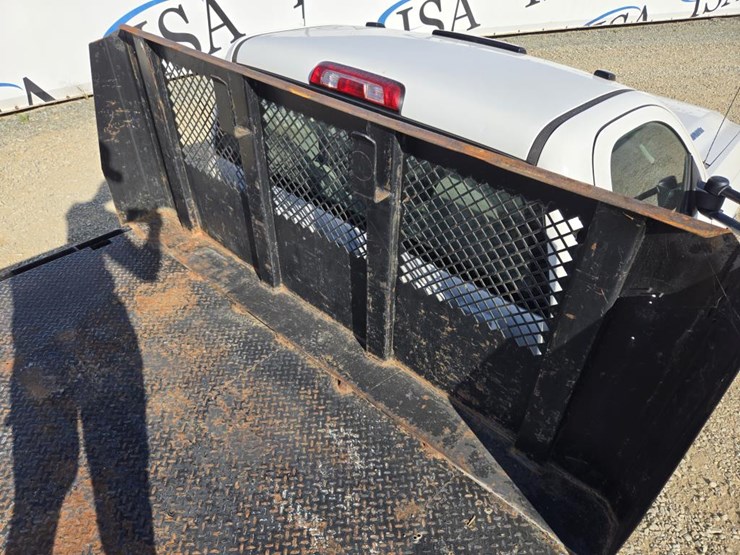 2015-chevrolet-3500-image-31