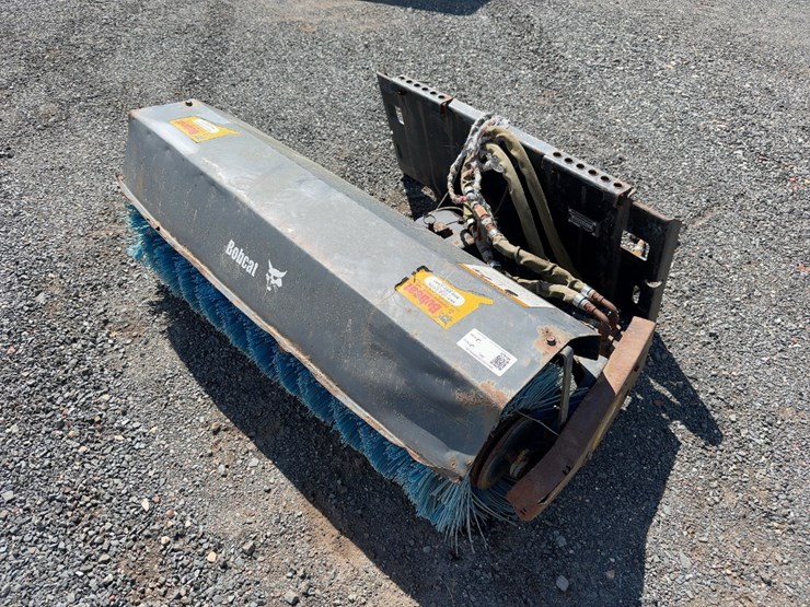 bobcat-48"-sweeper-image-1