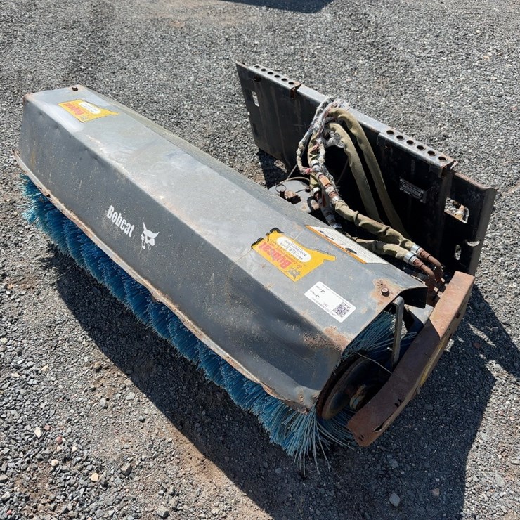 BOBCAT 48" SWEEPER