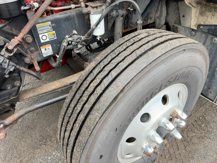 2015-kenworth-t440-image-9