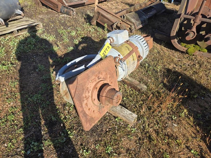 #2773-•-60hp-electric-motor-w/-90-degree-gearbox-image-1