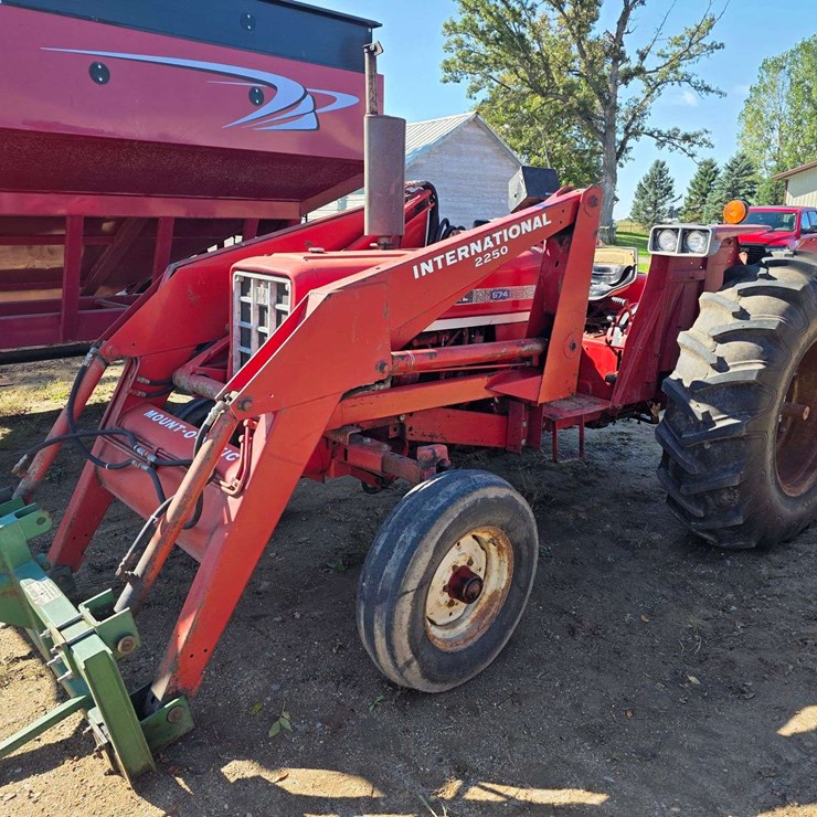 INTERNATIONAL 2250