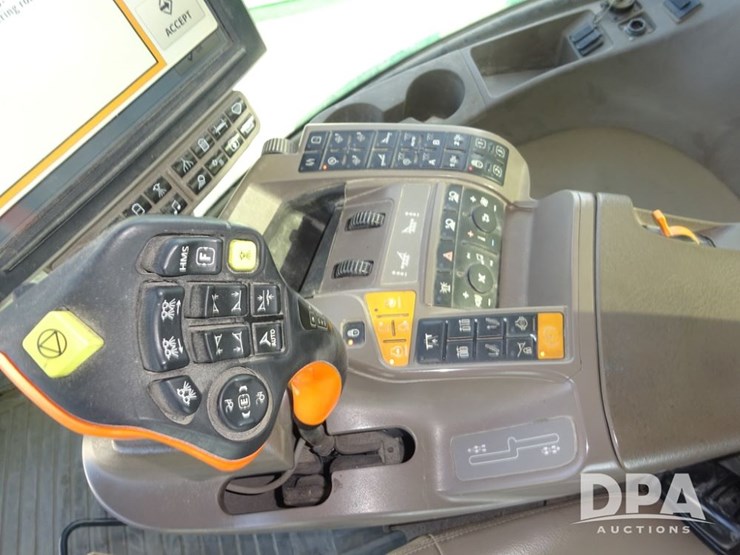 2020-john-deere-f4365-image-111