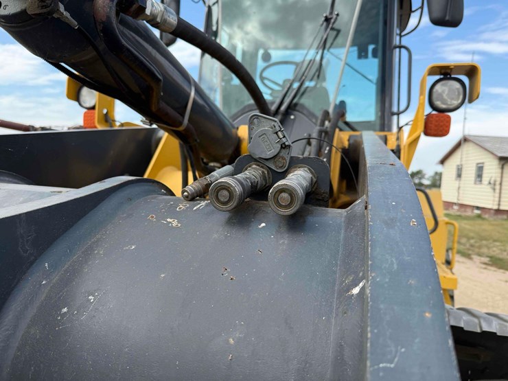 deere-624k-image-24
