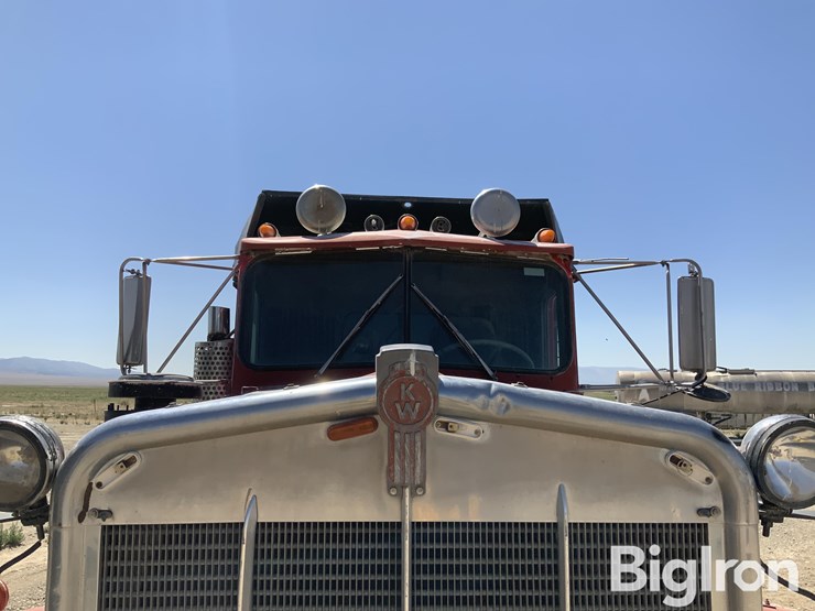1974-kenworth-w900-image-10