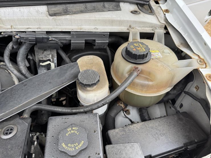 2011-ford-cargo-image-58