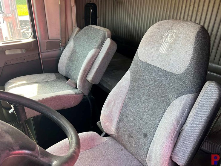 2009-kenworth-t800-image-10