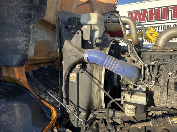 2023-kenworth-w990-image-42