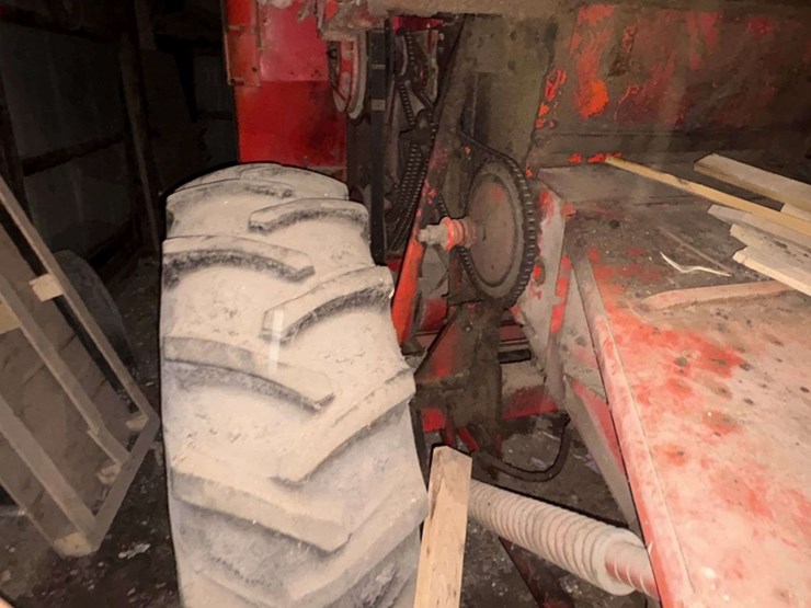 massey-ferguson-300-image-4