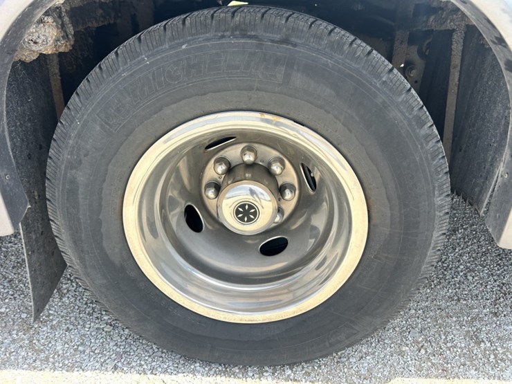 2017-ford-e450-image-97