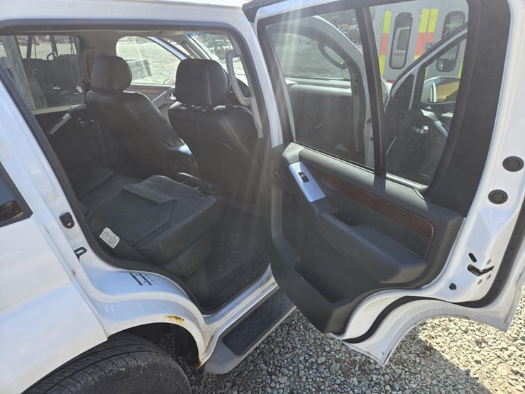 2009-nissan-pathfinder-le-image-29
