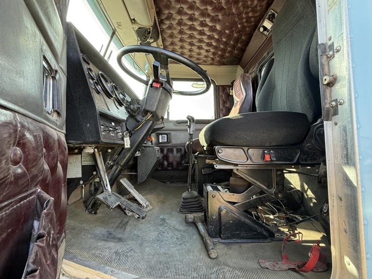 2015-kenworth-t800-image-80